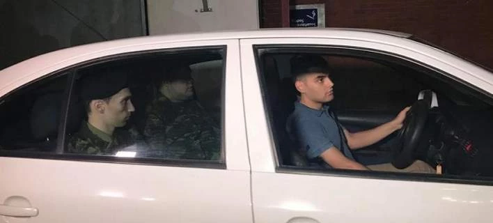 Βγήκαν από το νοσοκομείο οι 2 Έλληνες στρατιωτικοί – Υπεβλήθησαν σε εξετάσεις, λόγω της πολύμηνης κράτησής τους